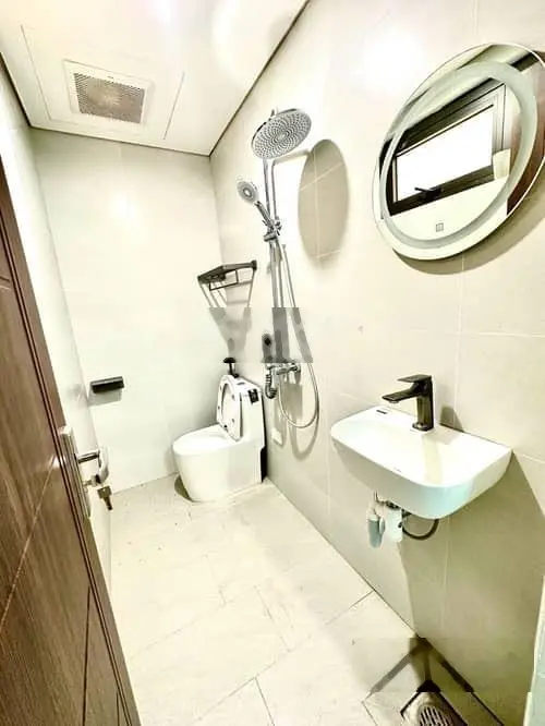 Siêu phẩm- nhà 3 mặt thoáng-5 tầng-thang máy, vỉa hè ô tô tránh+ ngủ ngày đêm- kinh doanh đỉnh cao