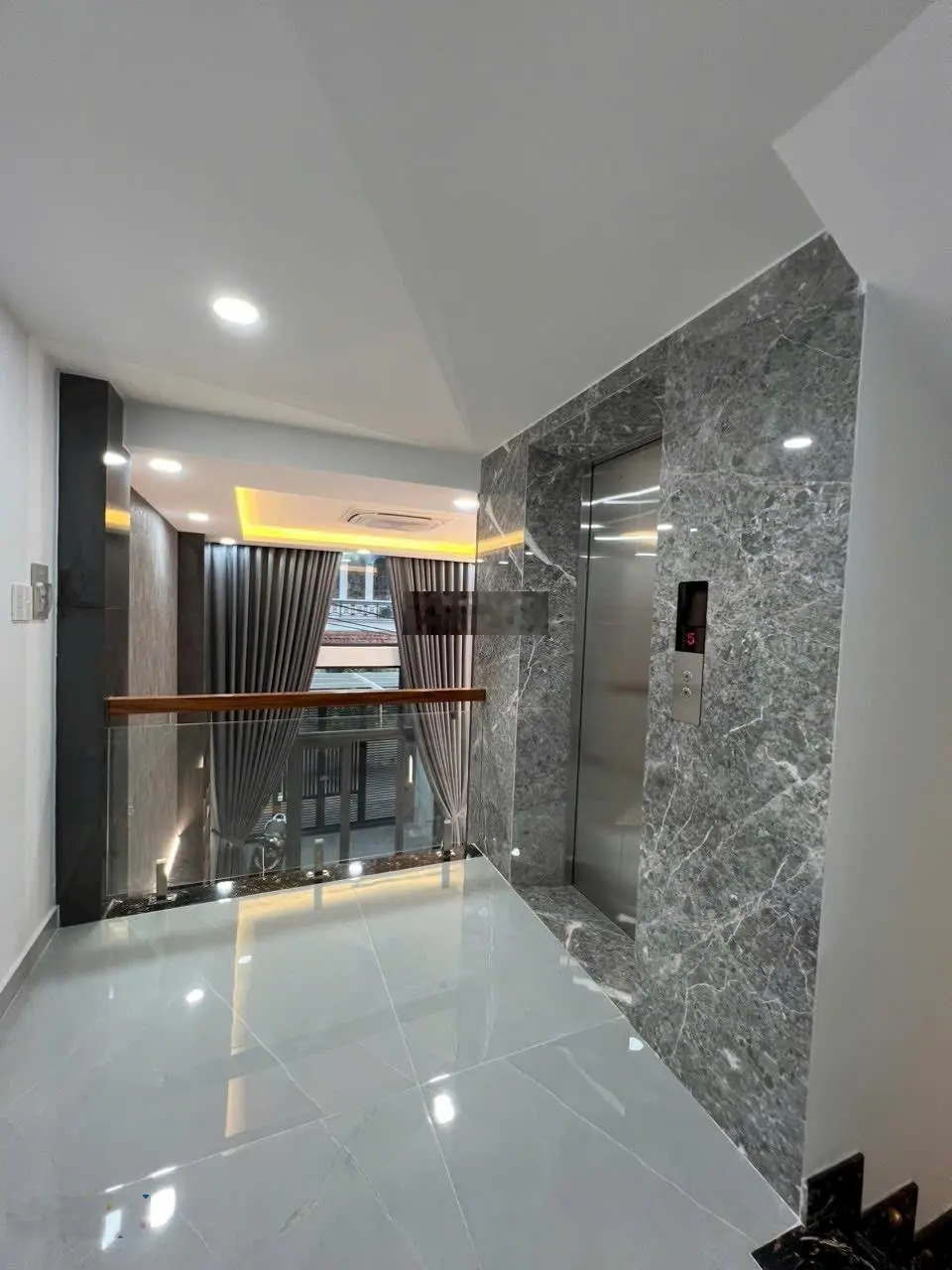Siêu Phẩm Thang Máy HXH 6m Dương Quảng Hàm P6 GV (DT 4.2x17m) 6 Tầng Lầu Mới Cứng Giá nhỉnh 12 Tỷ