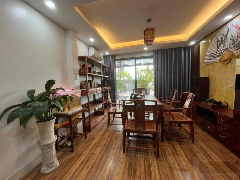 Mặt phố Đàm Quang Trung- vỉa hè kinh doanh văn phòng. Chủ cần bán gấp