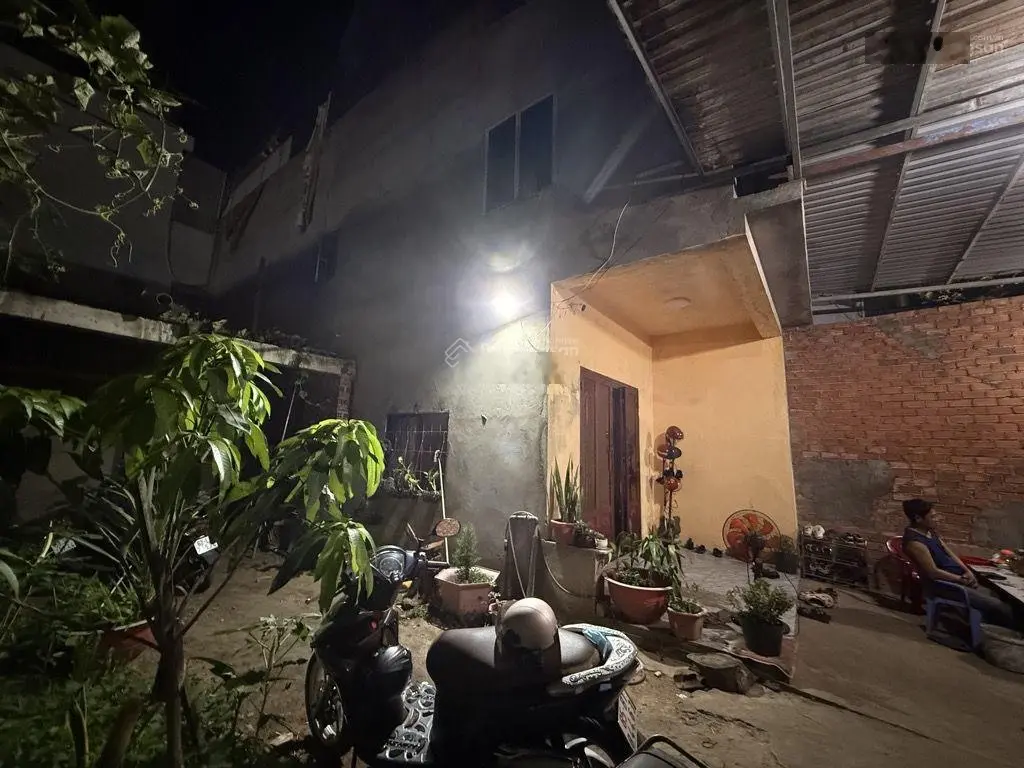Bán MT KD đa ngành Nguyễn Văn Tăng - tặng nhà 2 tầng - 99/180m2 - nở hậu vuông vức - chỉ: 9tỷ TL