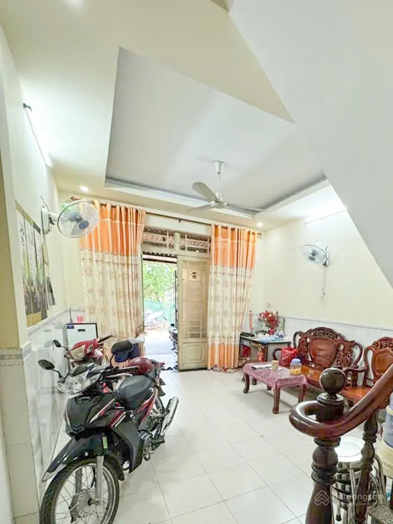 Ngay trung tâm - Tân Phú nhà 3 tầng chỉ hơn 5 tỷ