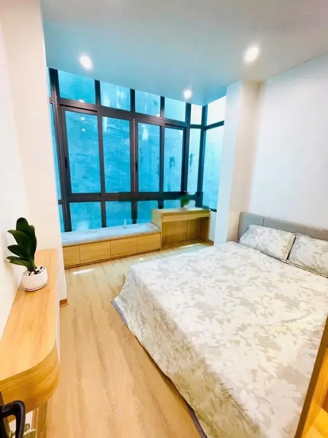 Vip Ngã Tư Sở - Ô Tô vài bước chân - 3M Ra Phố Hai Mặt Thoáng - Không Lỗi Phong Thuỷ - Mới Tinh