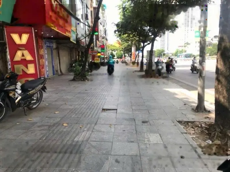 Bán nhà mặt phố Nguyễn Trãi, 8 tầng thang máy, một mặt phố một mặt ngõ, dòng tiền 200tr
