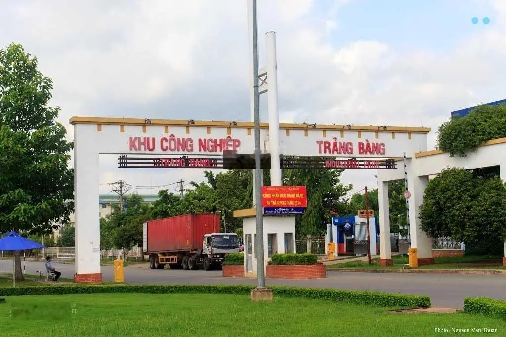 Đất đẹp thổ cư 100m2, SHR, ngay trung tâm Thị Xã Trảng Bàng, Tây Ninh, giá bán: 900 triệu