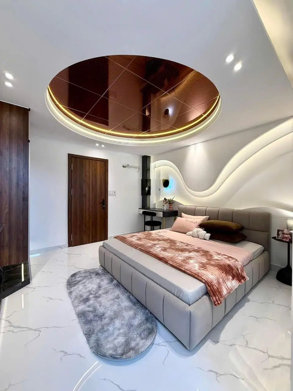 Mới xây dựng dọn ở liền ngay đường Lý Thái Tổ, Q10 - Giá 3 tỷ 990 / 60m2. Xe hơi trước nhà. Sổ sẵn