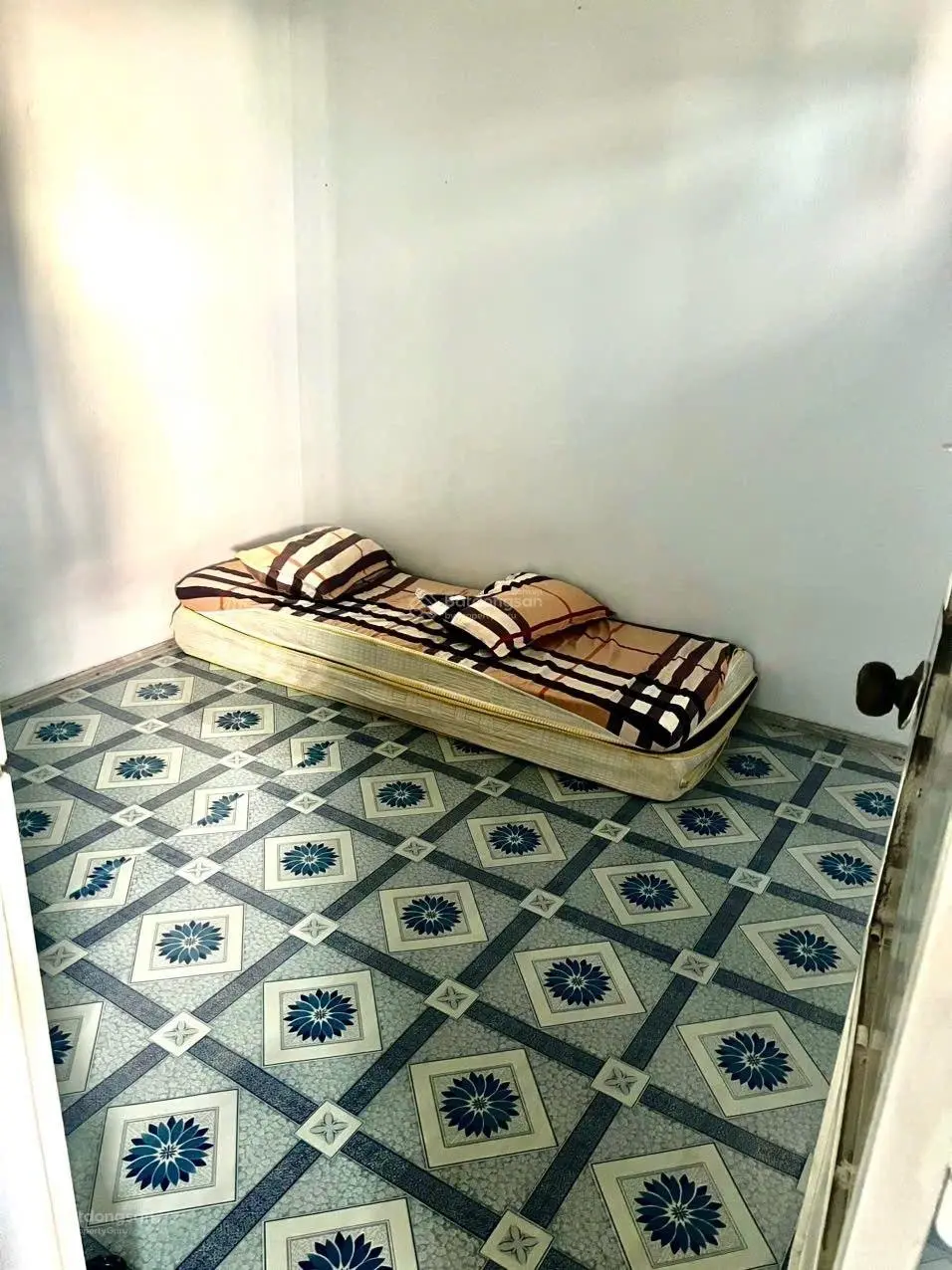 Bán nhà thị trấn Hóc Môn 4mx11m trệt lầu mới đẹp đường bê tông 7m giá 3 ty 380tr oshr bao sang tên