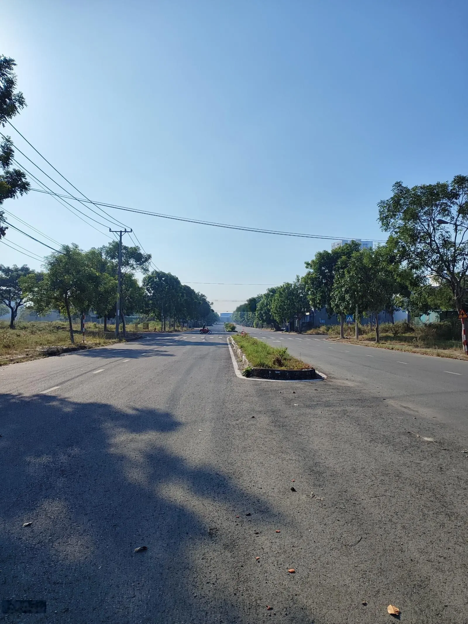 Rẻ nhất trục, 4,8 tỷ, 7,5x20m, đất mặt tiền đường đôi 30m, KDC Châu Thới, gần quốc lộ 1K và MP - TV