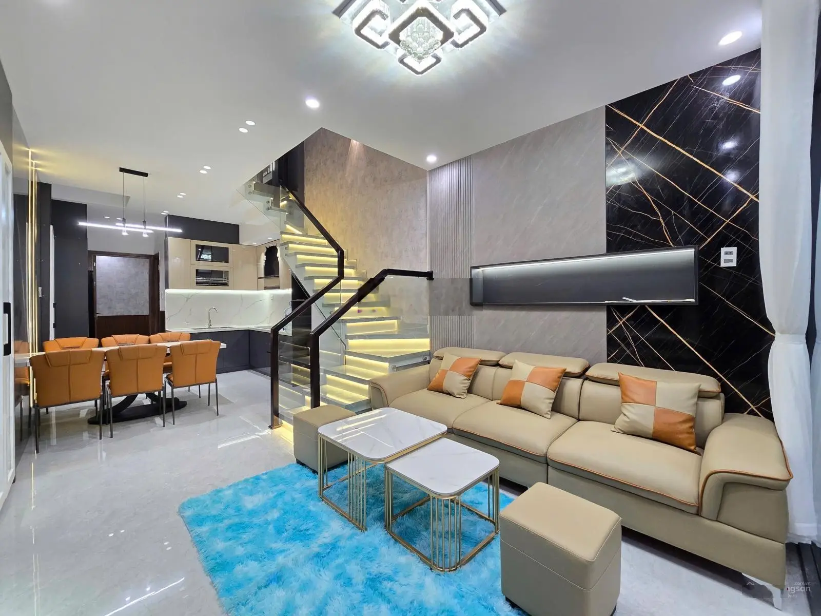Bán nhà 3 tầng 3 mê kiệt Nguyễn Phước Nguyên rộng 4m ô tô đậu trong nhà