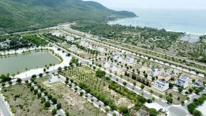 Em Lài chuyên bán đất nền Goldenbay 1 vị trí đẹp, đường 26m giá tốt nhất hiện nay LH: 0908 207 ***