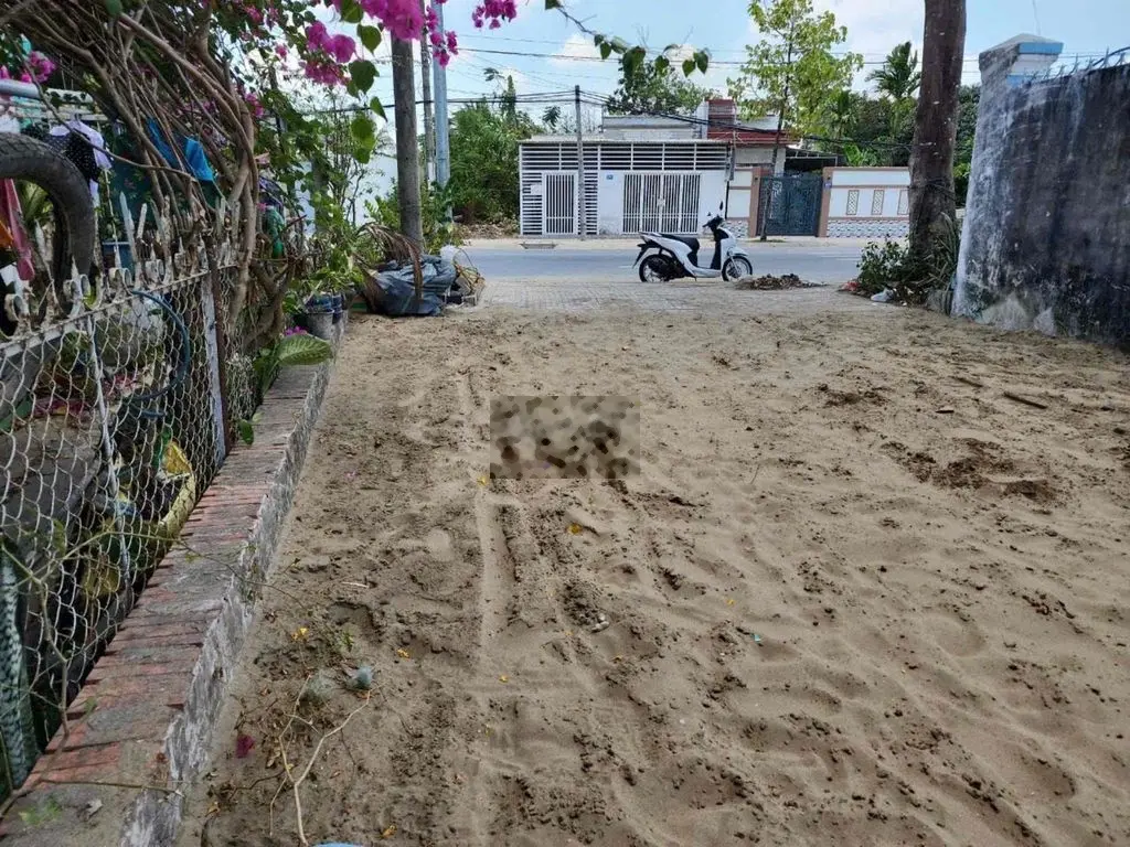 Nền Mặt Tiền Mạc Đĩnh Chi