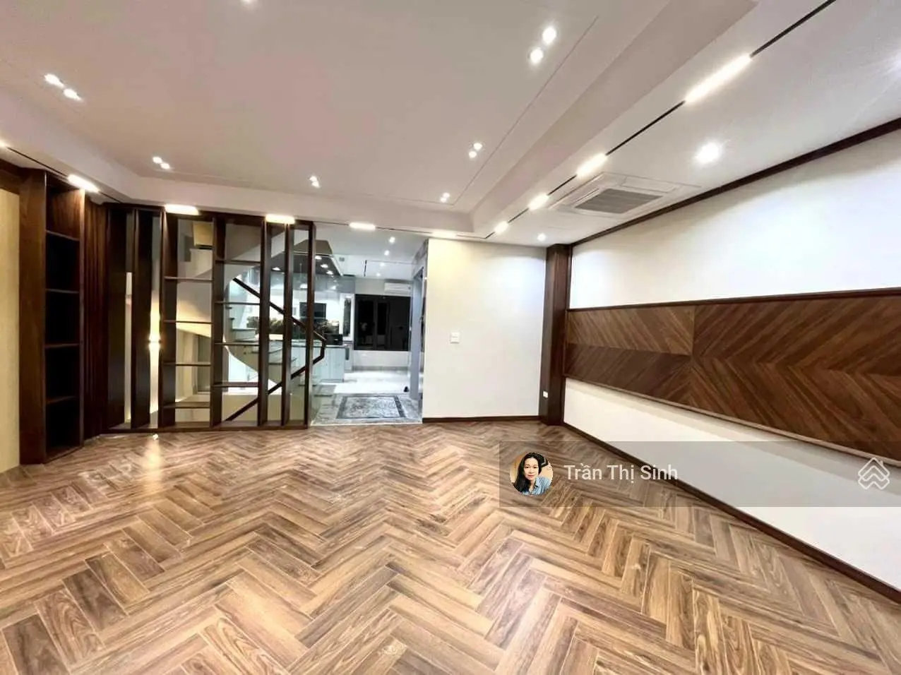 Bán tòa nhà mặt phố phường Phúc Đồng, 180m2 mặt tiền quyền lực chỉ 150r/1m2 nhà mặt phố quá rẻ