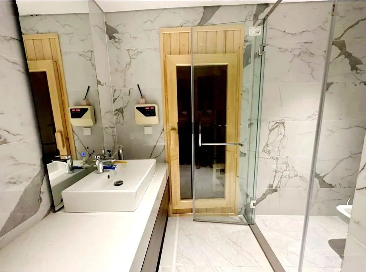 Nhanh! Góc Nguyễn Văn Huyên, gara, thang máy, 2 thoáng, dòng tiền, kinh doanh, ở sướng, 78m2*MT 6m