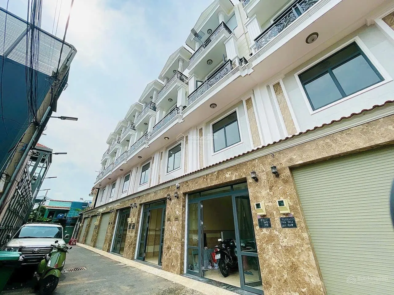 Giảm 1tỷ cần bán nhanh Nhà Phố 3 lầu (SHR ô tô 7 chỗ vào nhà) trục Quốc Lộ 13 - Ngã 4 Bình Triệu