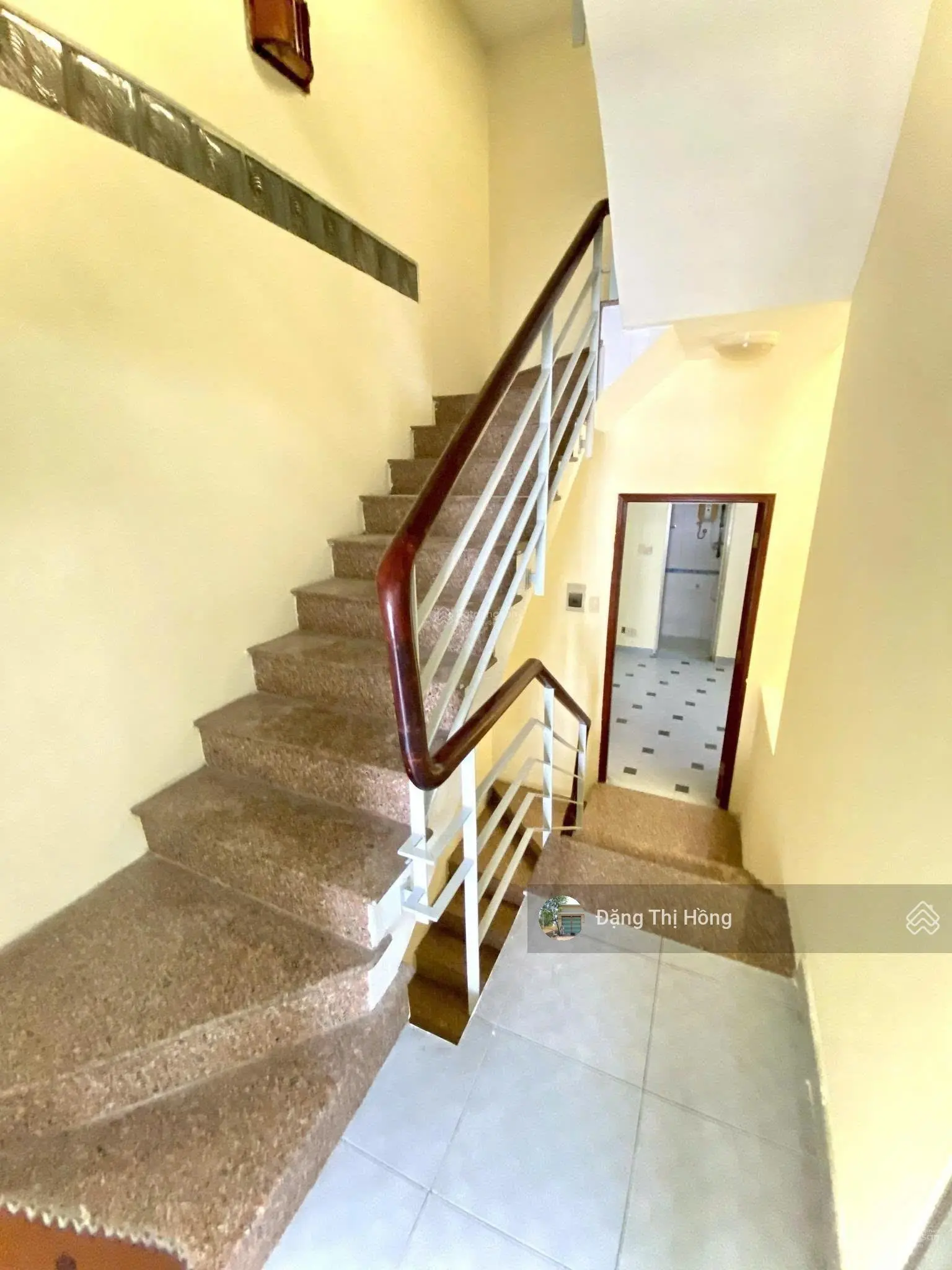 Bán nhà đường Âu Cơ 52m2 ngay sau chung cư Âu Cơ, SHR, đầy đủ tiện ích, đang cho thuê 10tr/th