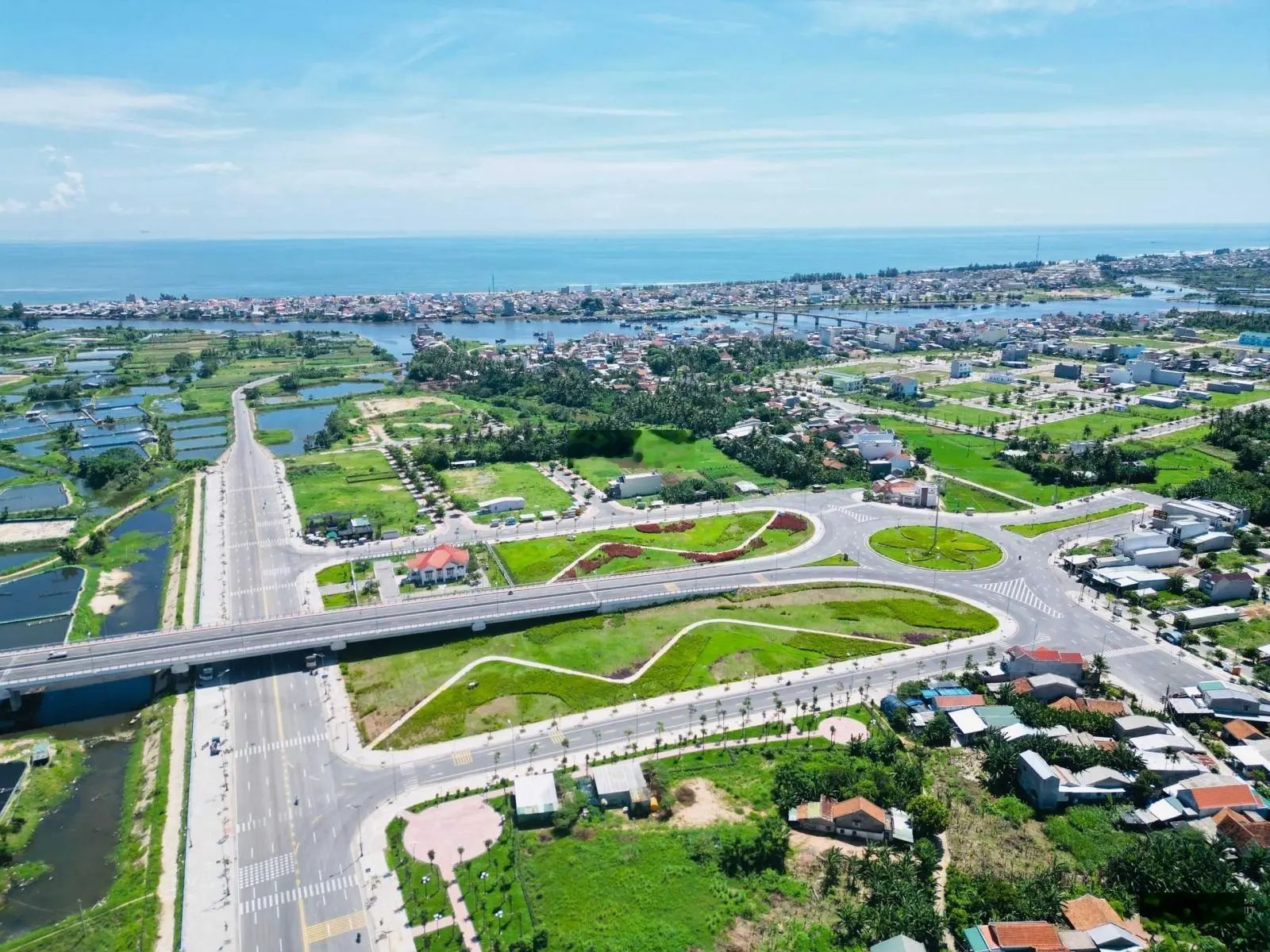 Cần bán nhanh lô biệt thự 10mx24m mặt tiền Trường Sa view sông Trà Khúc, ngay chân cầu Cổ Lũy