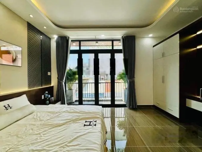 Bán gấp nhà HXH Trần Tuấn Khải - P5 - Quận 5. DT 68m2, 3tỷ290tr sổ riêng, cho thuê 24 triệu/th
