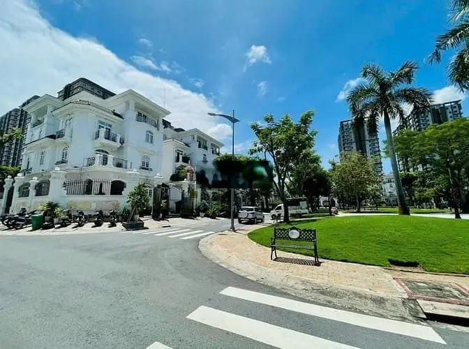 Biệt thự mới đẹp khu VIP Cityland Quận 7. Hầm+4 tầng, tháang máy. 49 t