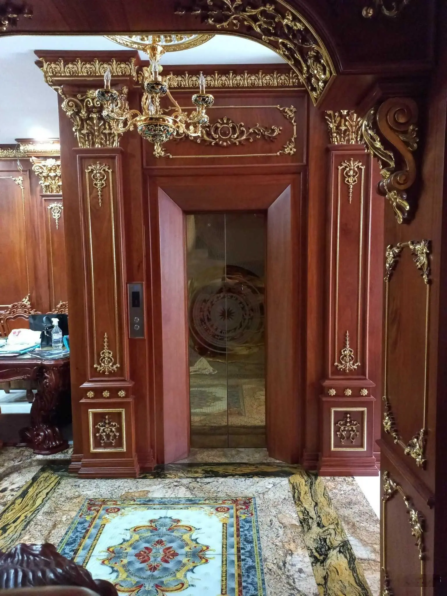 Biệt Thự LK chợ Tân Bình Hầm 4 tầng Thang Máy 10x30m toàn bộ nội thất gỗ Qúy 54 về 42tỷ