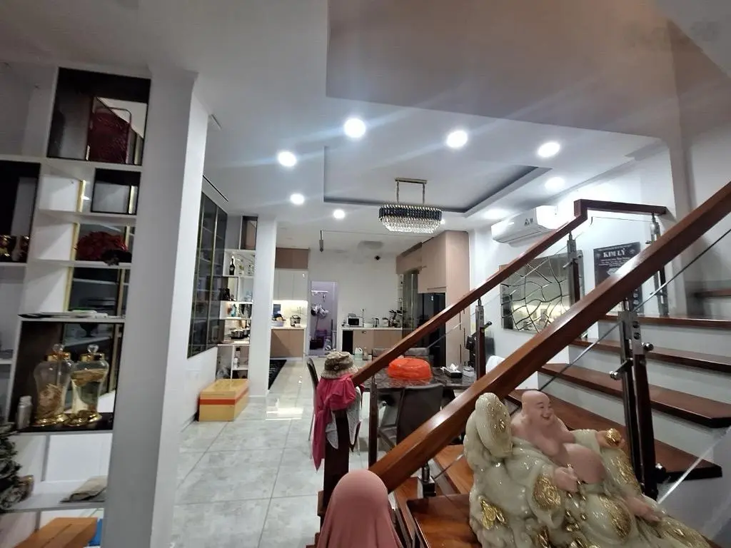 Mặt tiền - 90m2 ngang 5m - phường vip quận 9 - gần vincom
