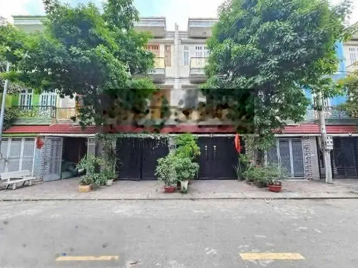 Nhà 2 lầu gần bệnh viện dĩ an giá 3 tỷ 650 triệu