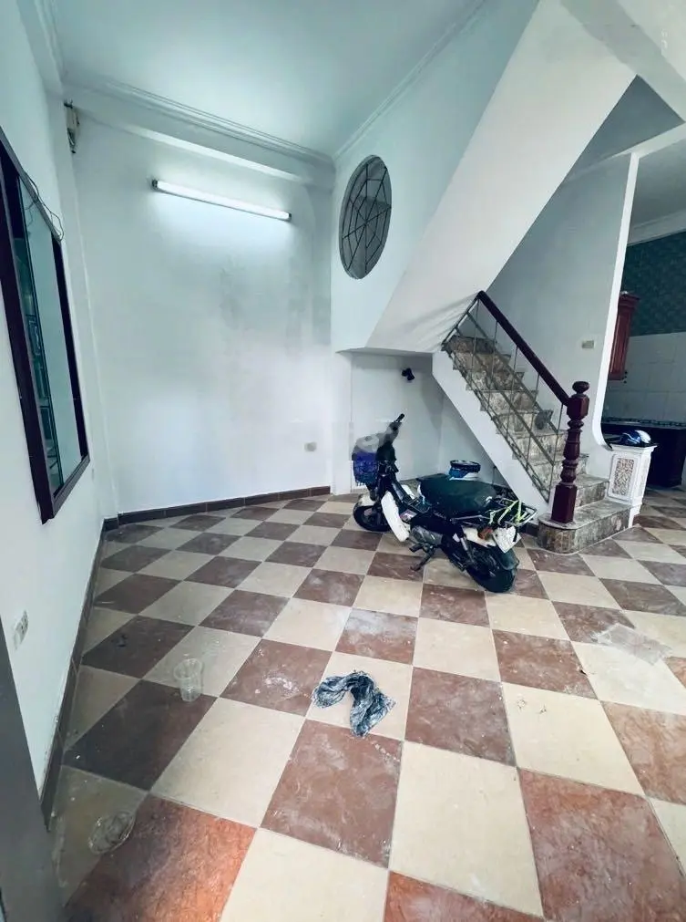 Bán nhà Hai Bà Trưng, Lô góc 2 thoáng , gần o to, view công viên , vào ở luôn , 35m2- 5,37 tỷ