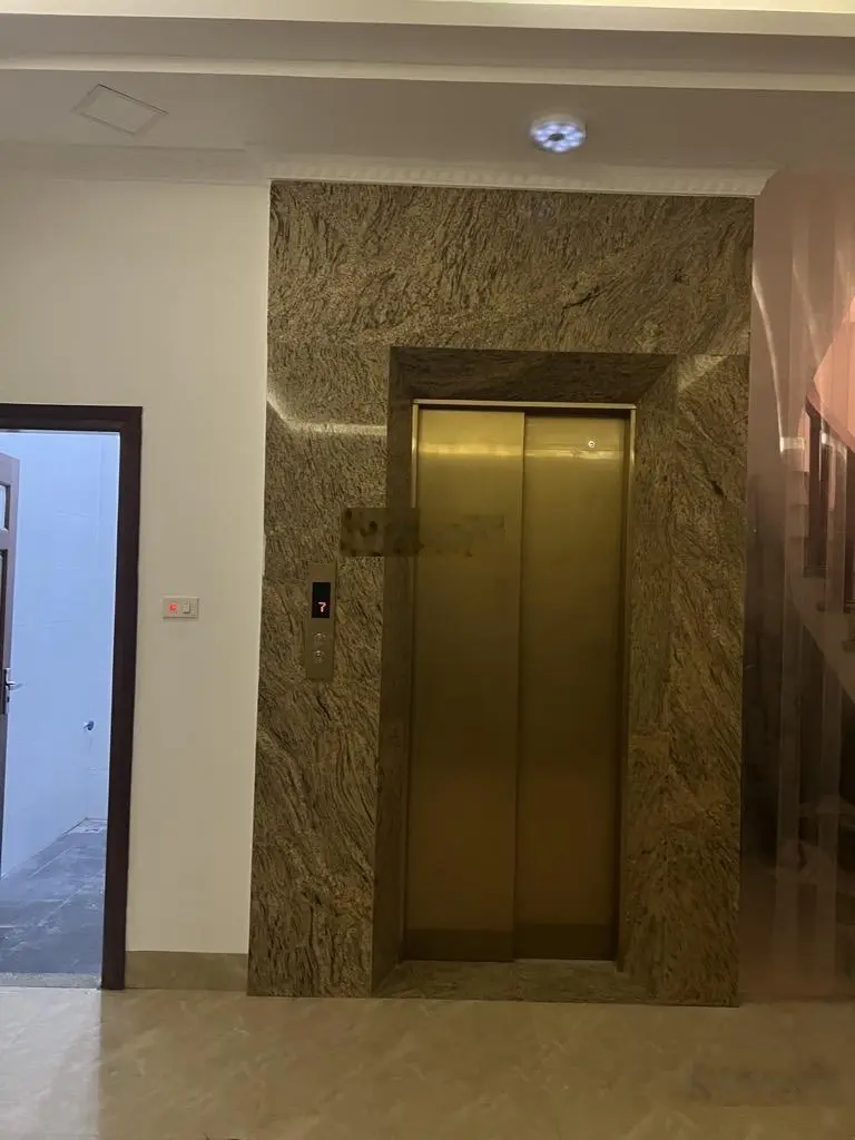 Phạm Văn Đồng - 48m2 x 6 tầng - Ô tô vào nhà - Thang máy - 15m ra mặt đường Phạm Văn Đồng