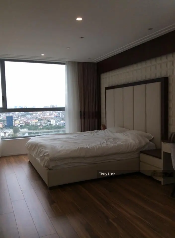 Bán căn hộ chung cư Vinhomes Nguyễn Chí Thanh, căn góc, 4 ngủ hướng đường Nguyễn Chí Thanh