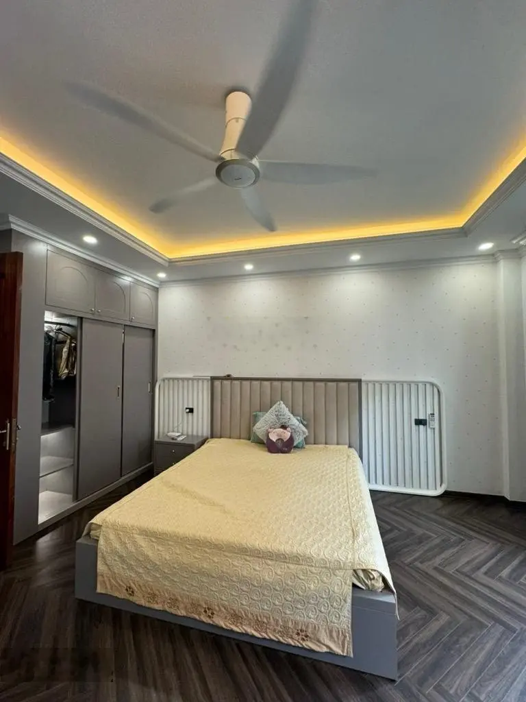 Liền kề Nguyễn Sơn, Long Biên, khu vip phân lô hàng không, kinh doanh, văn phòng, giá trị tăng cao