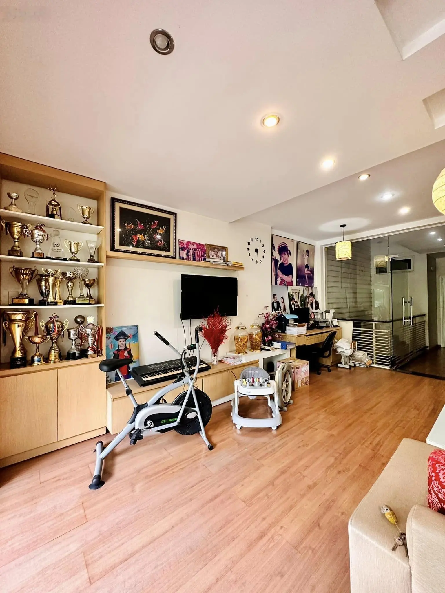 Mặt tiền Bình Thạnh 30m đẹp có lề 5x23m 5 tầng mới full nội thất sang trọng giá 25 tỷ TL