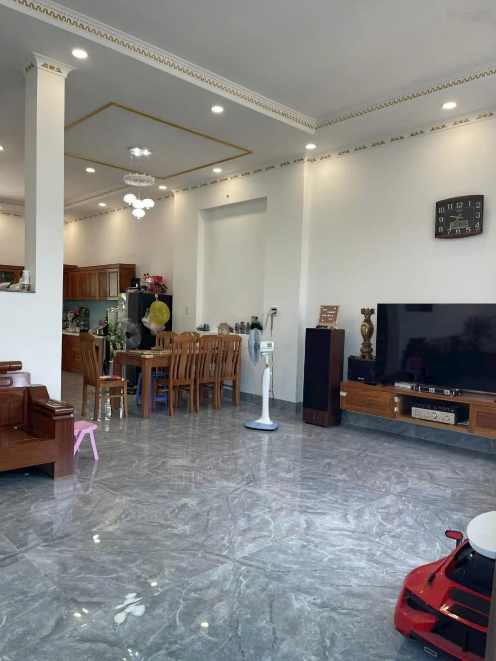 Bán biệt thự 252m2 đường Bùi Thị Xuân - TP Dĩ An