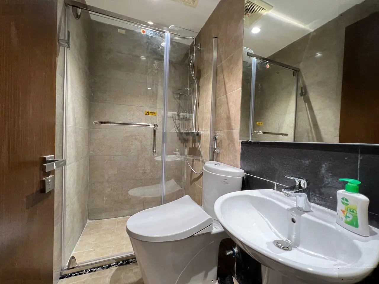 Chính chủ gửi bán căn 2PN 134m2, ban công hướng mát, Mandarin Hoàng Minh Giám, LH 0888 618 ***