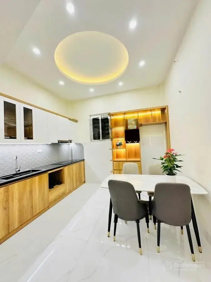 Quá đẹp!!! Chỉ hơn 6 tỷ nhà phố Khương Đình xịn mịn 38m*5T*3.5mMT - oto cạnh nhà cách 5m.