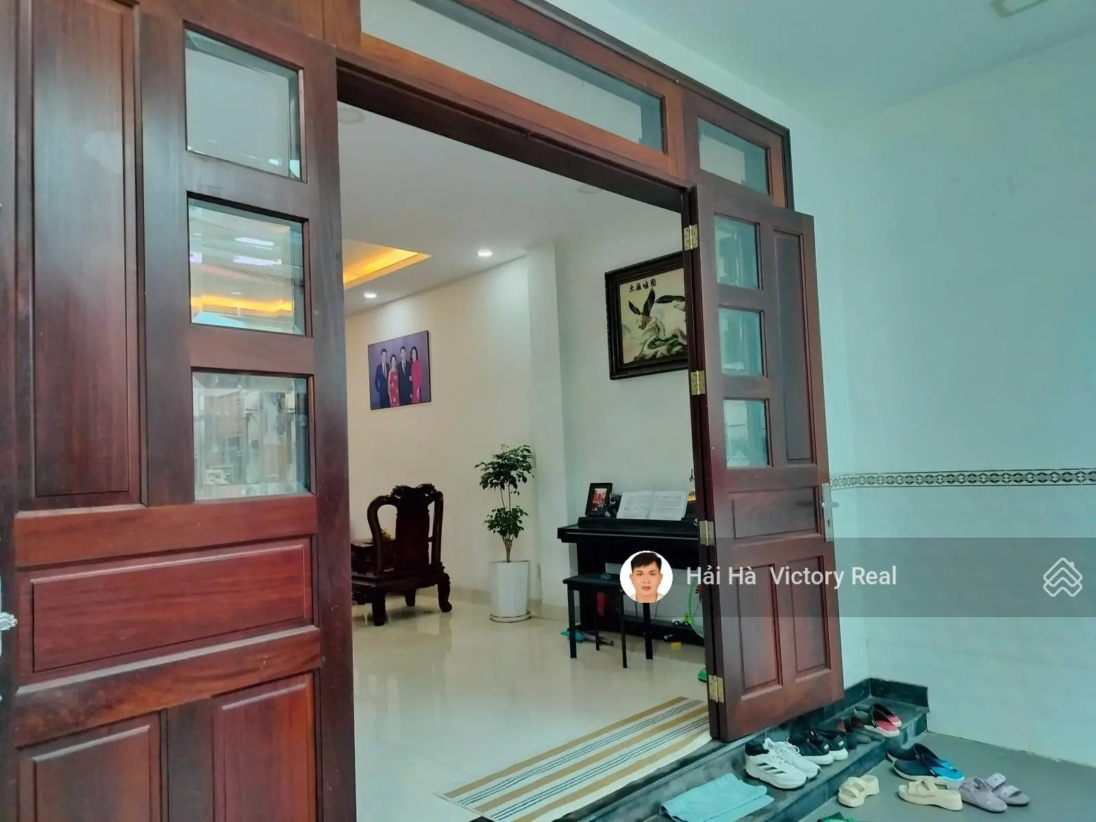 Bán nhà đẹp 3 tầng ở đường Phạm Văn Bạch - Tân Sơn _ DT: 5x17m, thiết kế hiện đại, gần mặt tiền