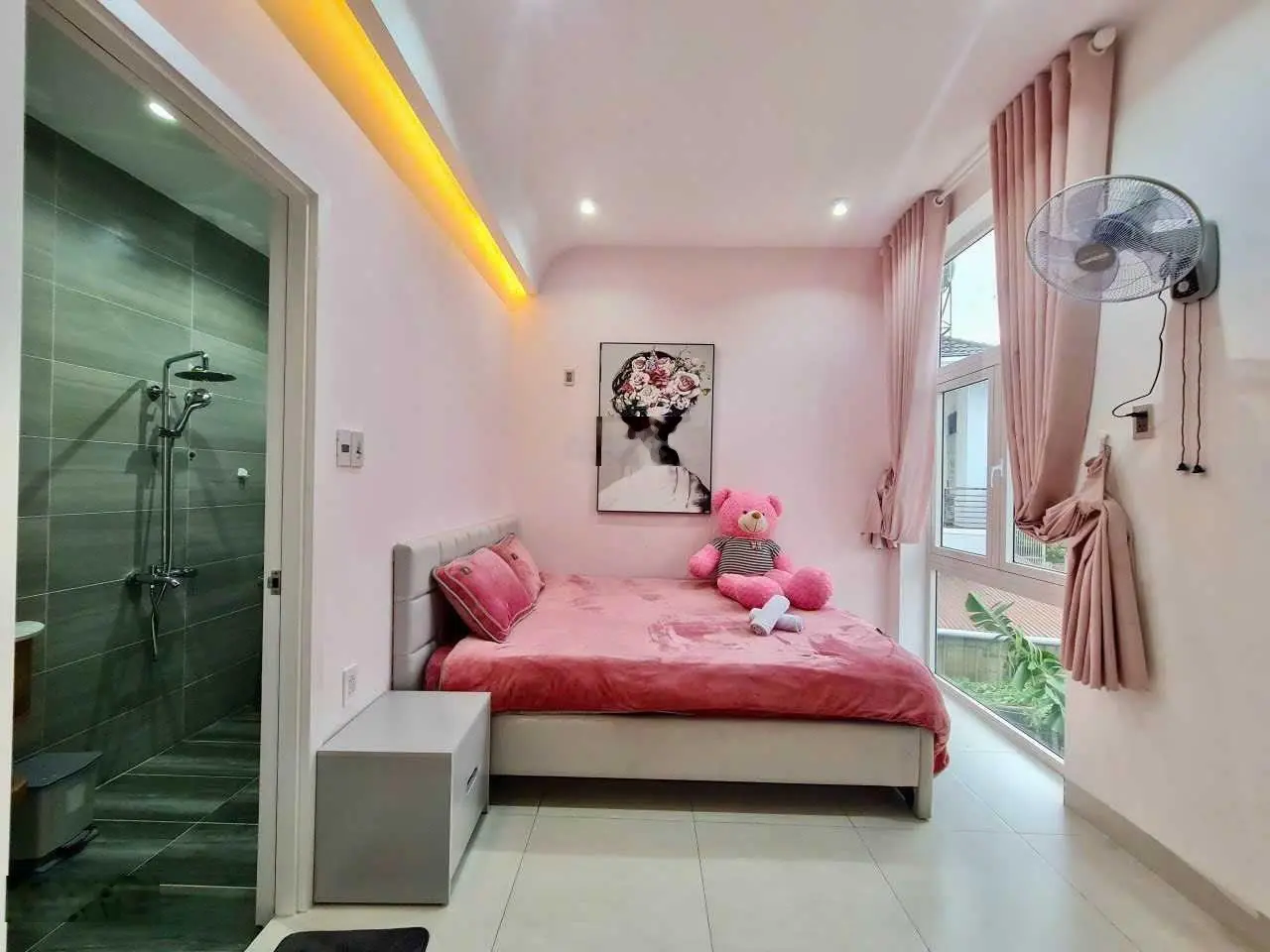Villa hồ bơi sân vươn Nam Hồ 312m2 nở hậu 3 tầng 4PN - 5WC khai thác doanh thu 75 - 95tr/tháng