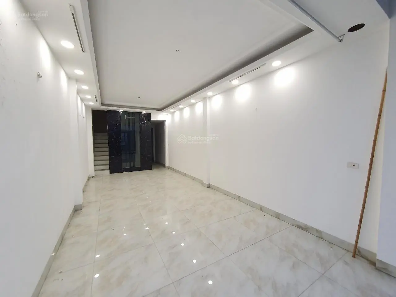 Bán nhà chính chủ, mặt phố Nguyễn Văn Cừ, Long Biên, 60m2, 6 tầng, tháng máy. 24 tỷ