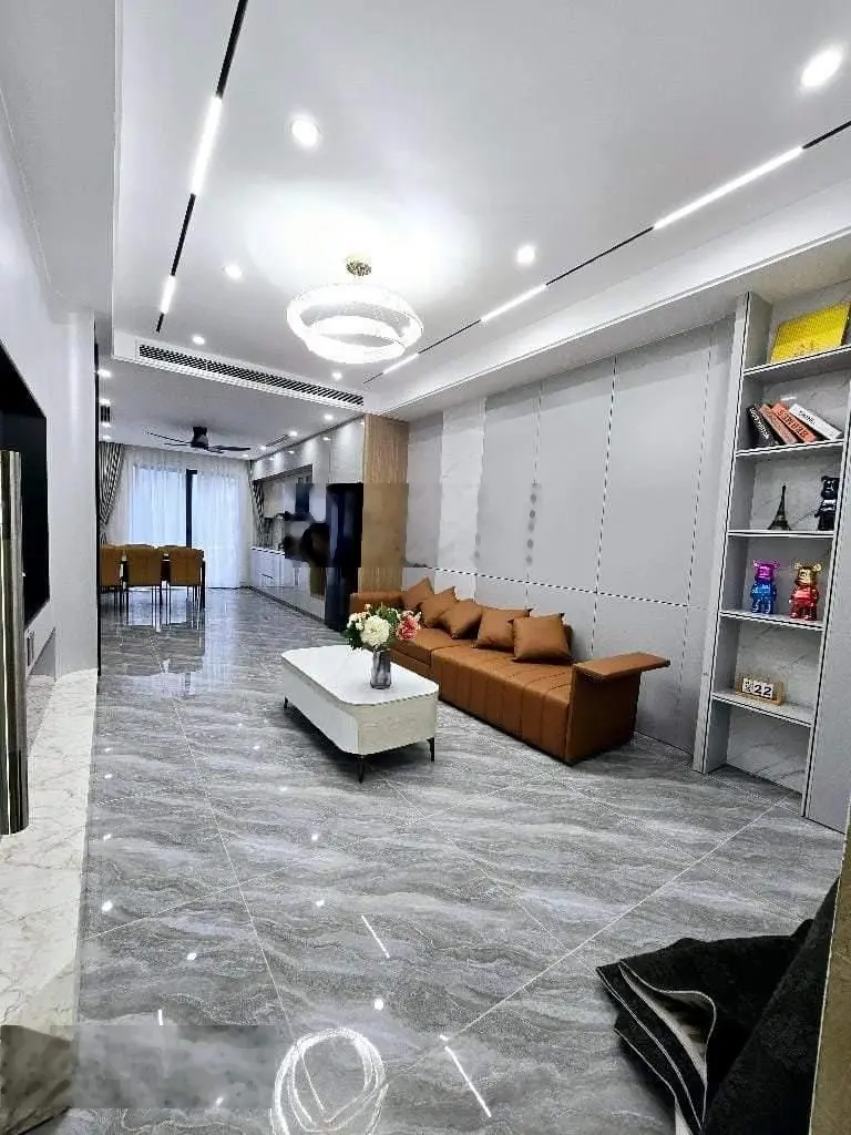 BánNhàPhốĐàmQuangTrungLong Biên53m2 ,Gara,TM,GiáChào 9Tỷ hơn