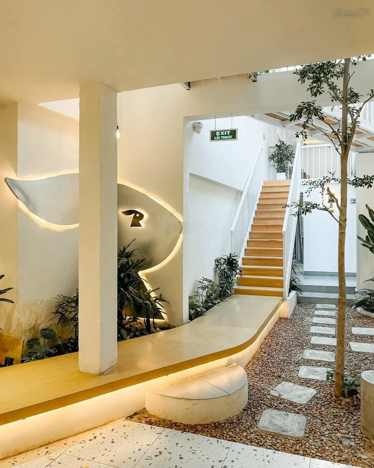 Bán gấp MT Cộng Hòa, P. 12, Q. Tân Bình DT (8.6 x 21m) kết cấu: 4 tầng HĐT 165 tr - giá 46 tỷ TL