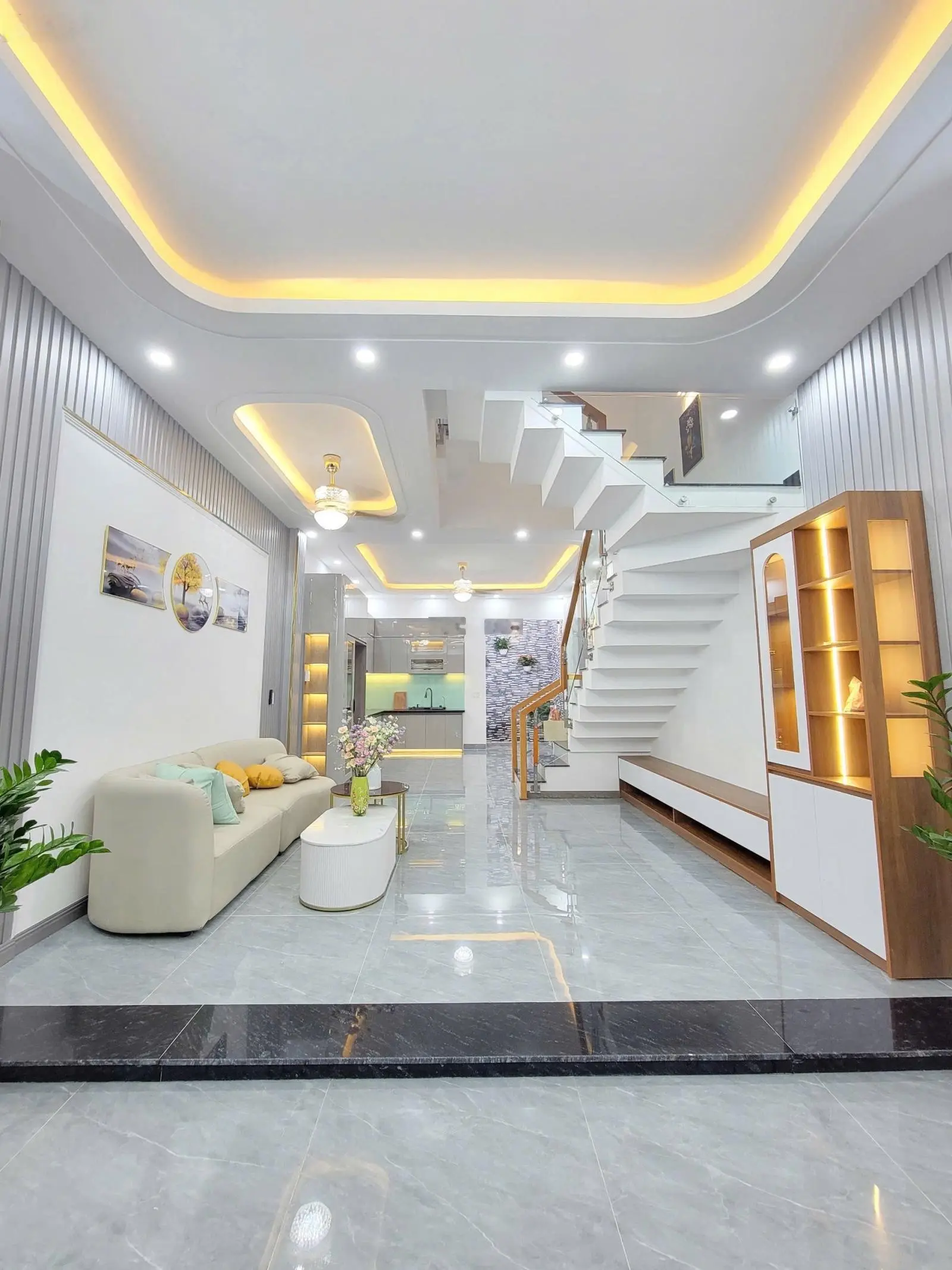 Bán nhà 1 trệt 2 lầu 67,5m2(4,5x15) tặng full nội thất gần vòng xoay an phú KDC An Phú 1, p. An Phú