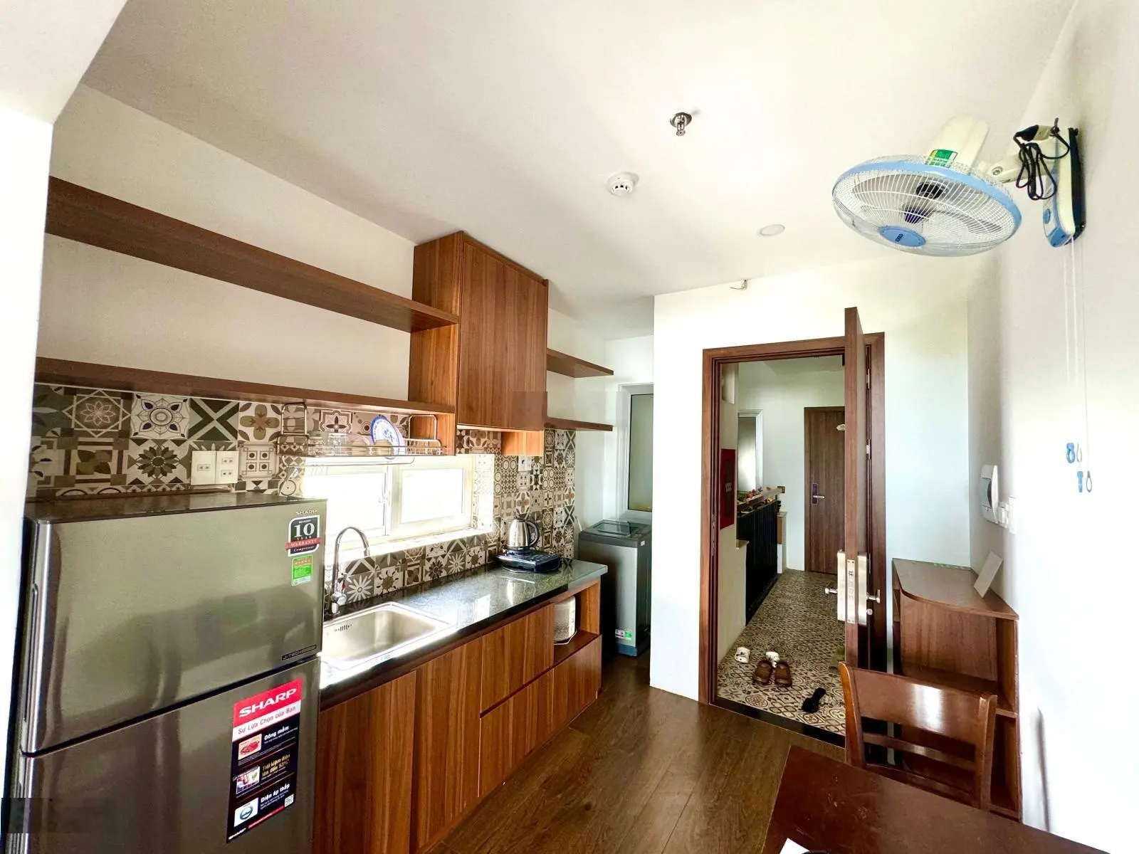 Bán toà căn hộ view biển Sơn Trà 7 tầng 1 tum, DT tốt 100tr/tháng - thiết kế hiện đại - đầy đủ PCCC