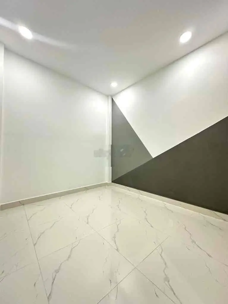 BÁN GẤP NHÀ TÂN PHÚ - TÔ HIỆU - HXH - 30m2 - MỚI ĐẸP - GIÁ ƯU ĐÃI TL