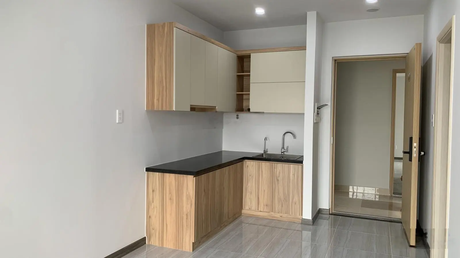 GIÁ RẺ CHẤN ĐỘNG!! Chính chủ cần bán nhanh căn hộ Bcons Polygon 2PN+2WC 54m giá bán chỉ 1tỷ970