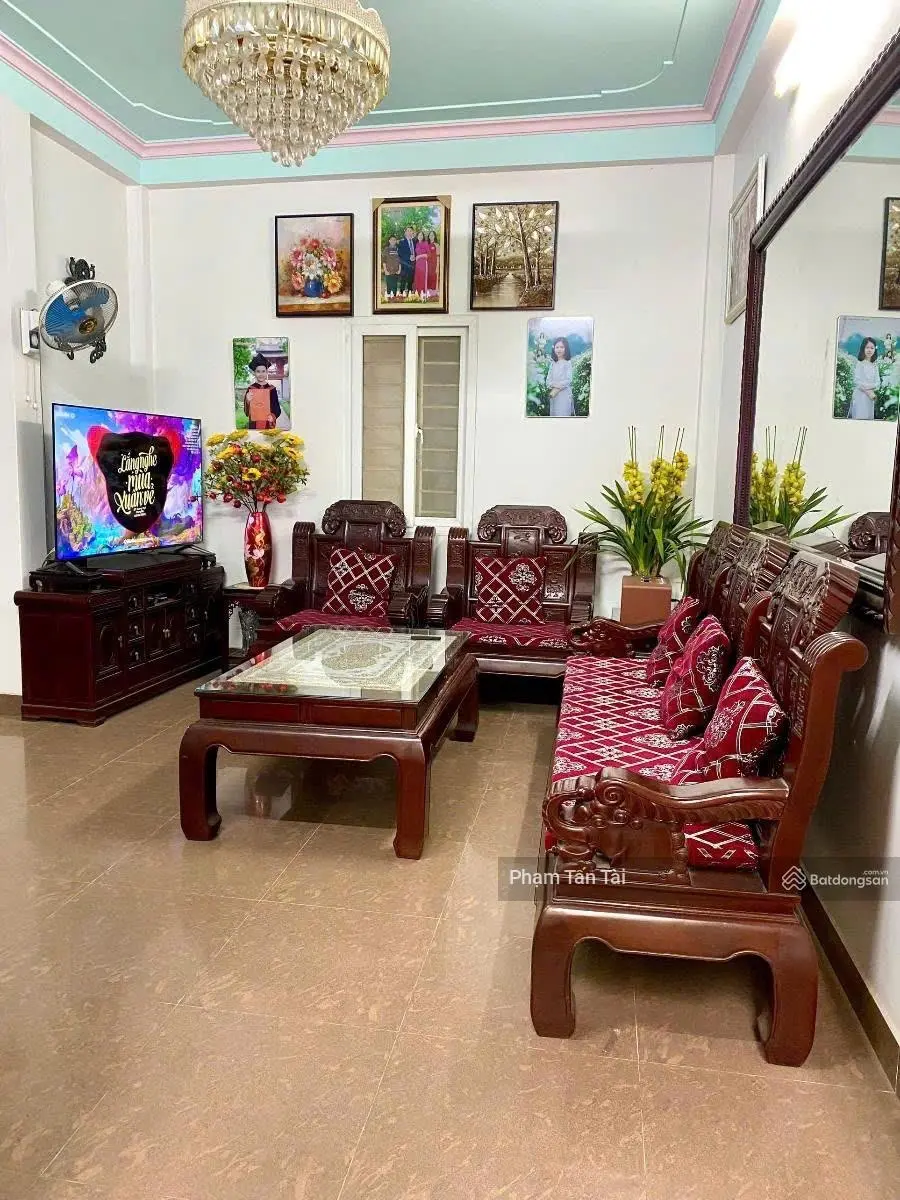 Cần bán nhà đang ở - 25m ra ô tô tránh - 35m ra mặt phố - nhà tự xây chắc chắn - cạnh công viên.