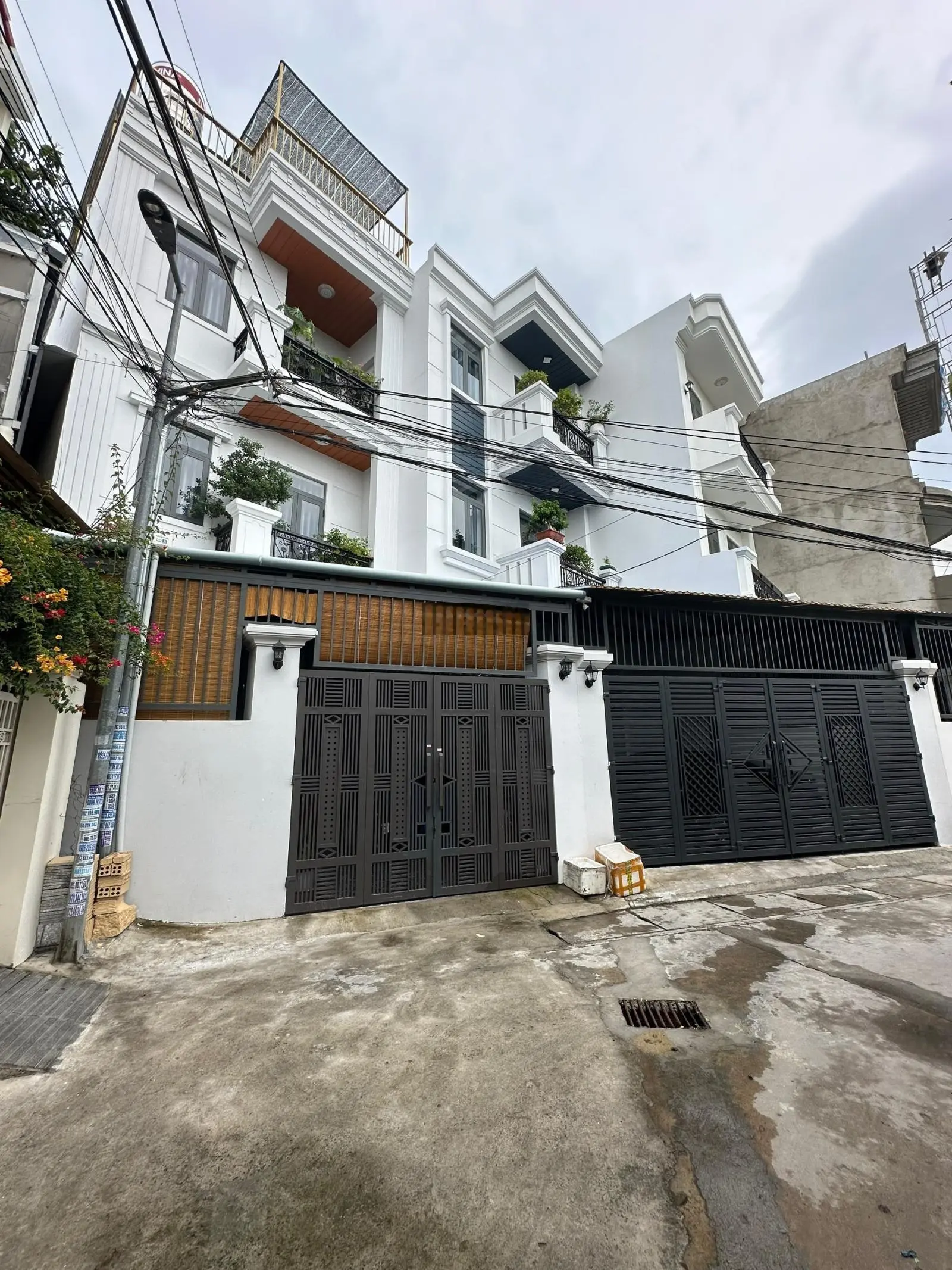 Bán nhà đẹp 3 tầng khu Vĩnh Điềm Trung, hẻm rộng ô tô rất gần đường 23/10 xã Vĩnh Hiệp, Nha Trang