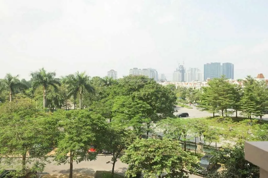 Bán căn hộ chung cư cao cấp Ciputra 142m2 - 4PN - nội thất hiện đại, lô góc, ban công quanh nhà