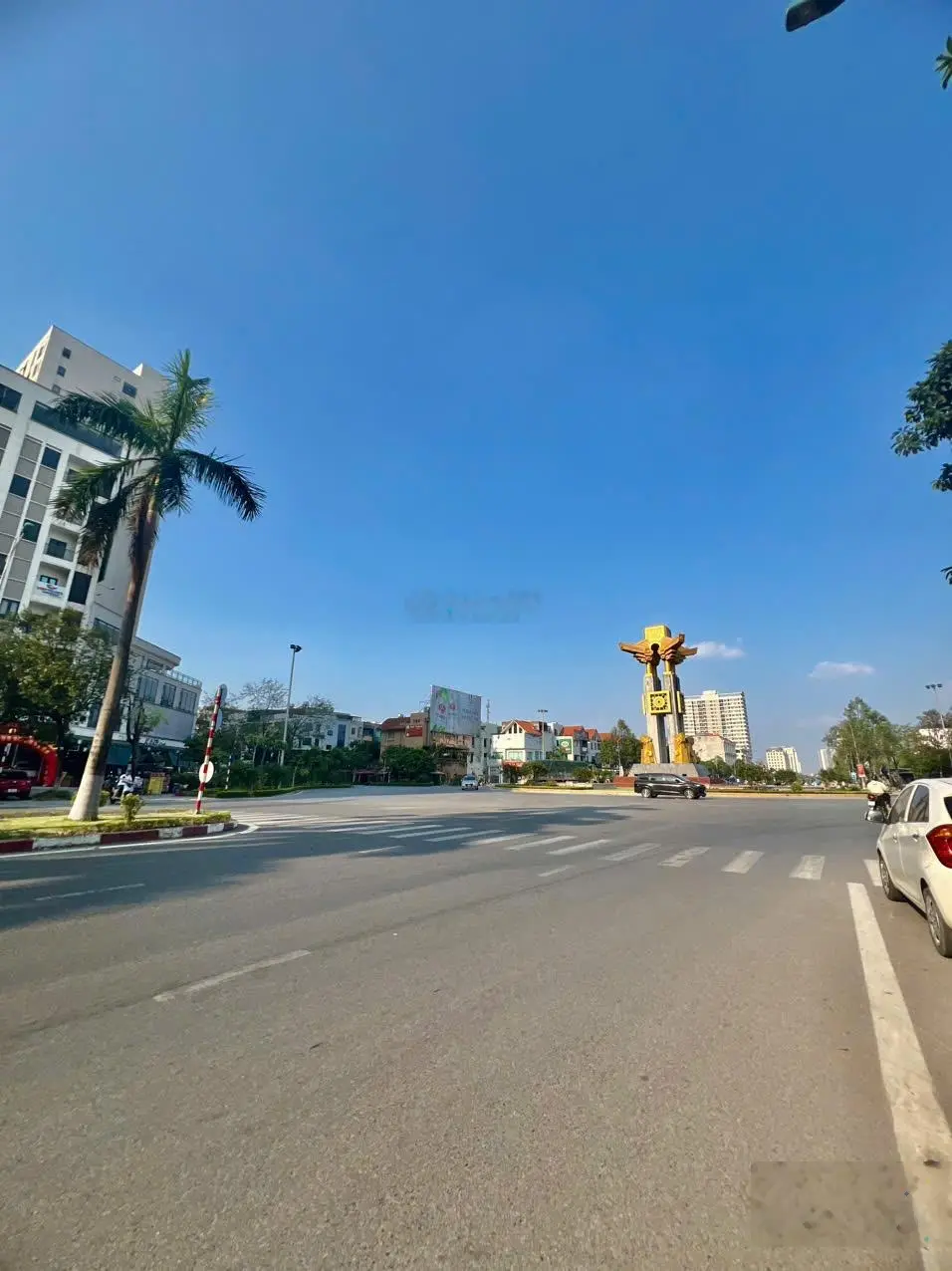 Bán nhà mặt tiền 10m hàng hiếm làn 2 đường lê thái tổ tp Bắc Ninh