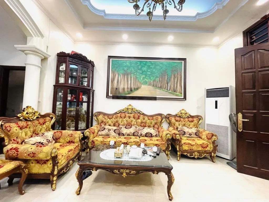 Siêu hiếm - phân lô quân đội , ô tô sát cửa , thông tứ tung , phố hiếm , tiện ích bạt ngàn
