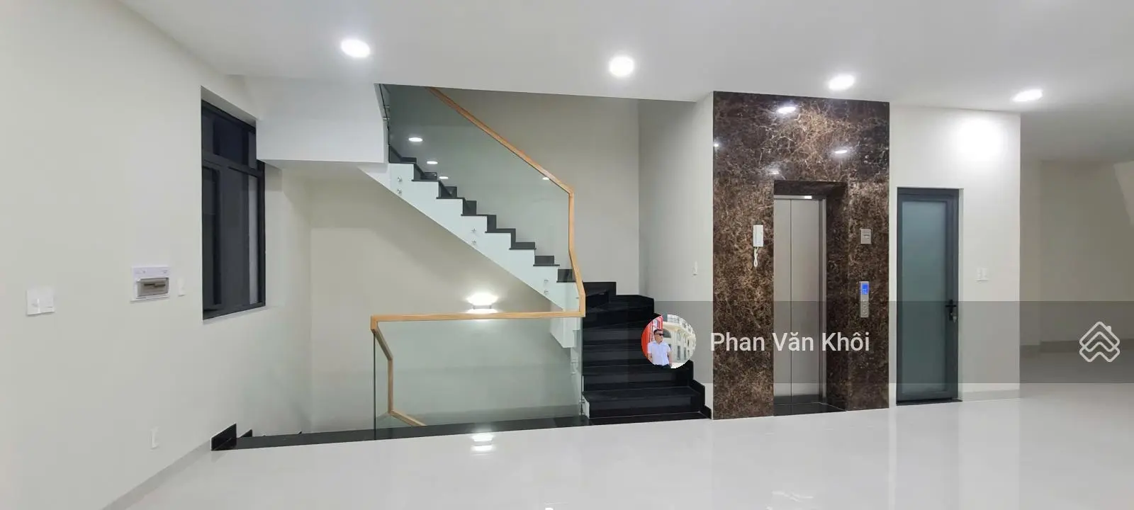 Bán gấp nhà hoàn thiện nội thất vị trí đẹp khu phố đi bộ Royal, DT: 7x22m nhà 1 hầm 5 lầu