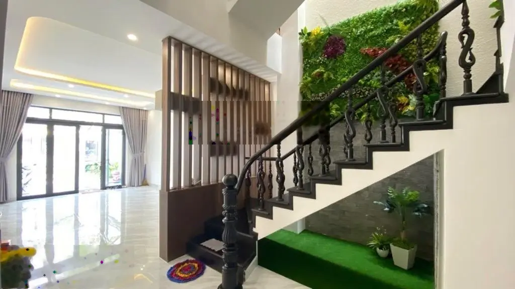 Bán căn biệt thự MT phố Hồ Nghinh nhà 3 tầng 5PN - DT 121m2 ngang 5m cho tây thuê 30tr/th - 17,x tỷ