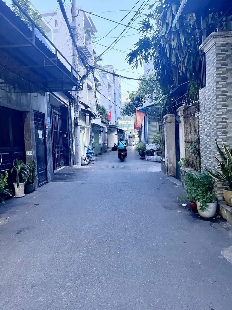 Bán nhà Gò Vấp hẻm nhựa ô tô 3 tầng chỉ 2.5 tỉ