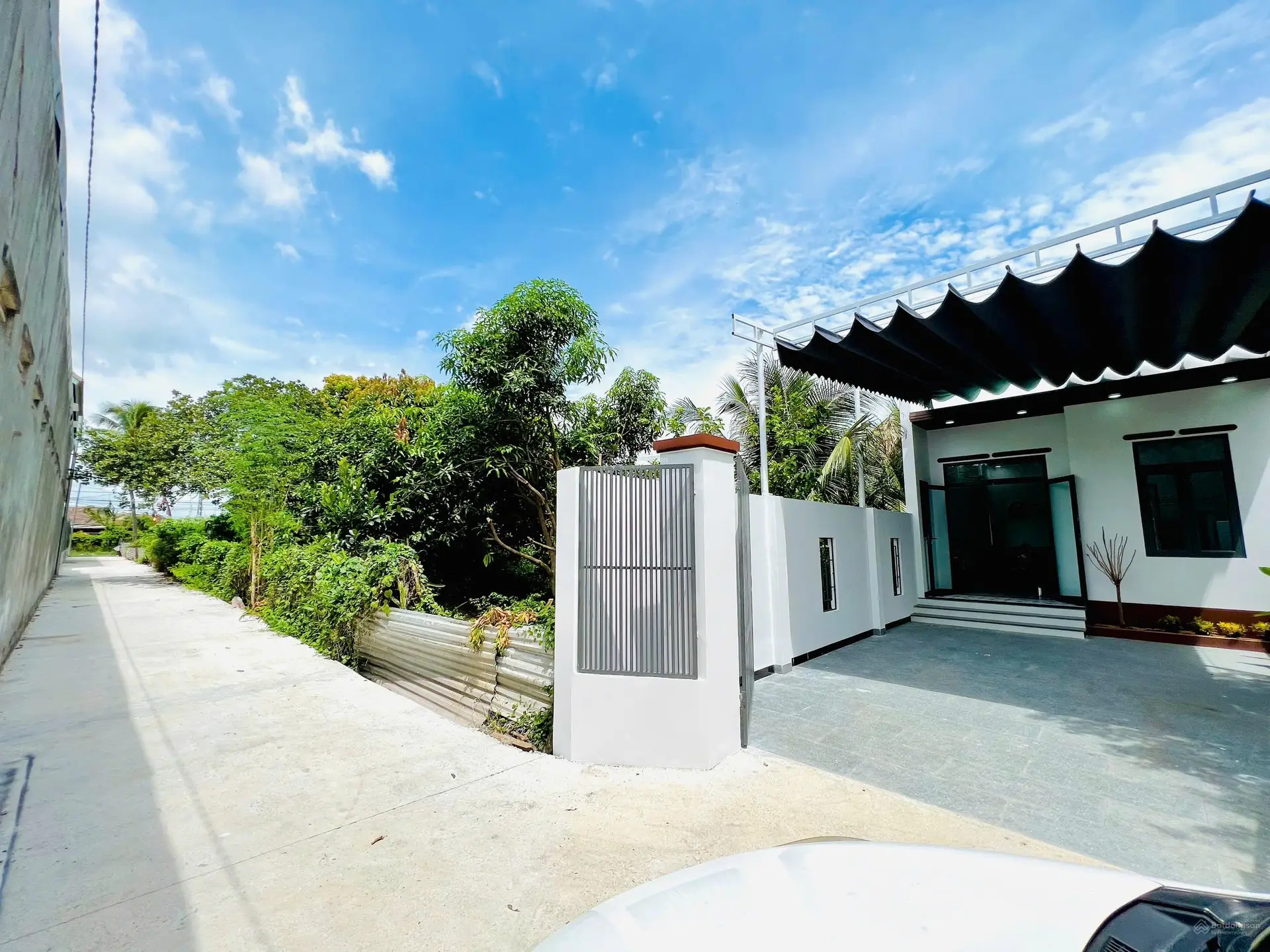 Bán nhà Trung tâm thị trấn diên khánh, nhà 2 phòng ngủ, nhà mới đẹp giá bán 1,950 tỷ